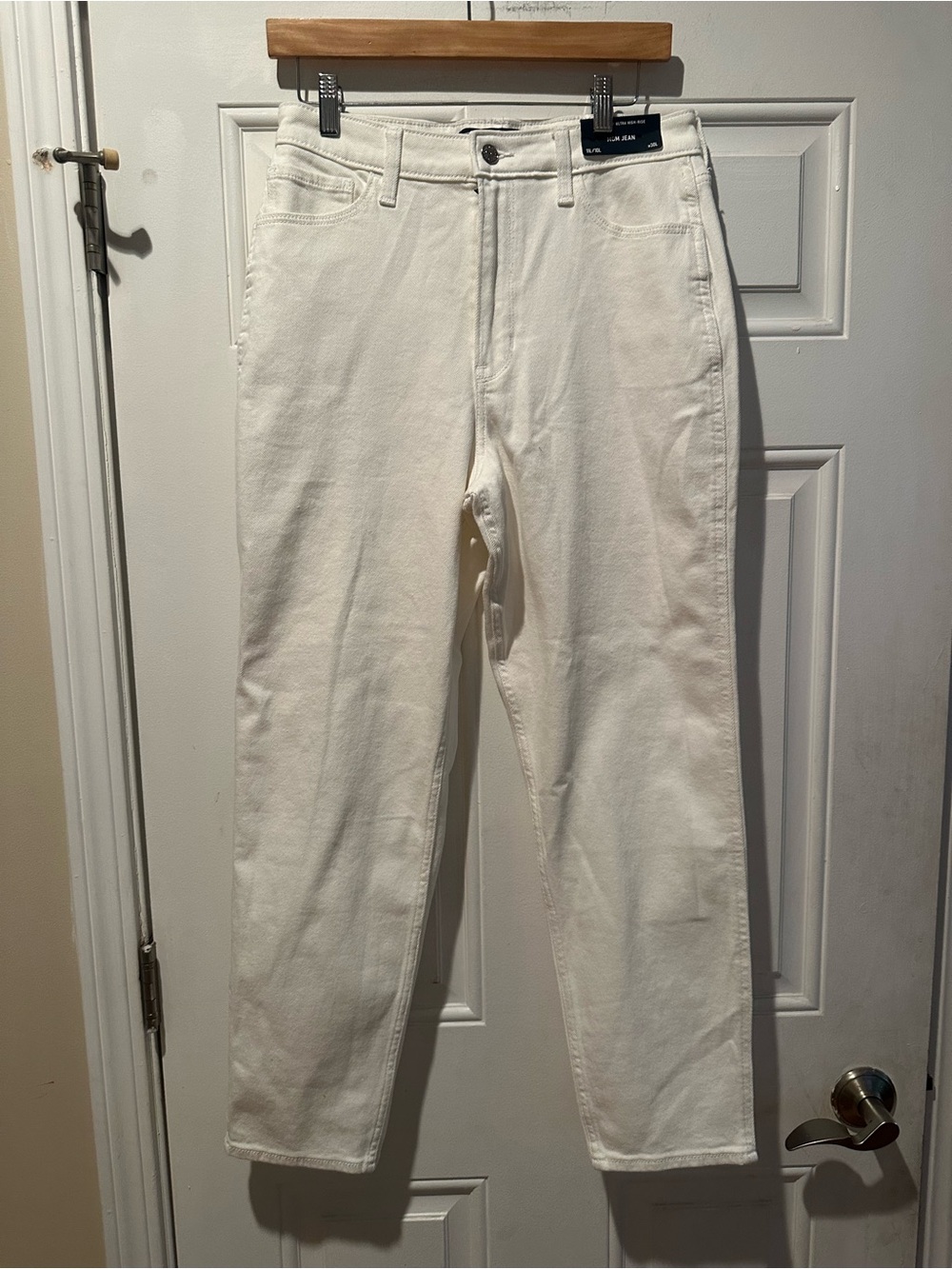 Hollister Ultra High Rise Mom Jean 11L/10L NEW